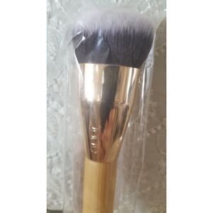 Tarte Cosmetics bamboo makeup brush.